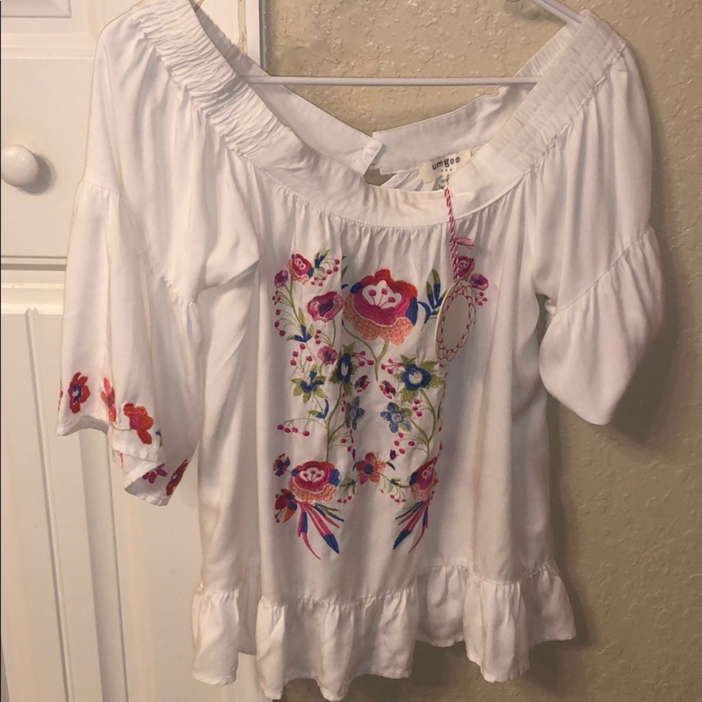 Umgee Floral Top NWT Size Small